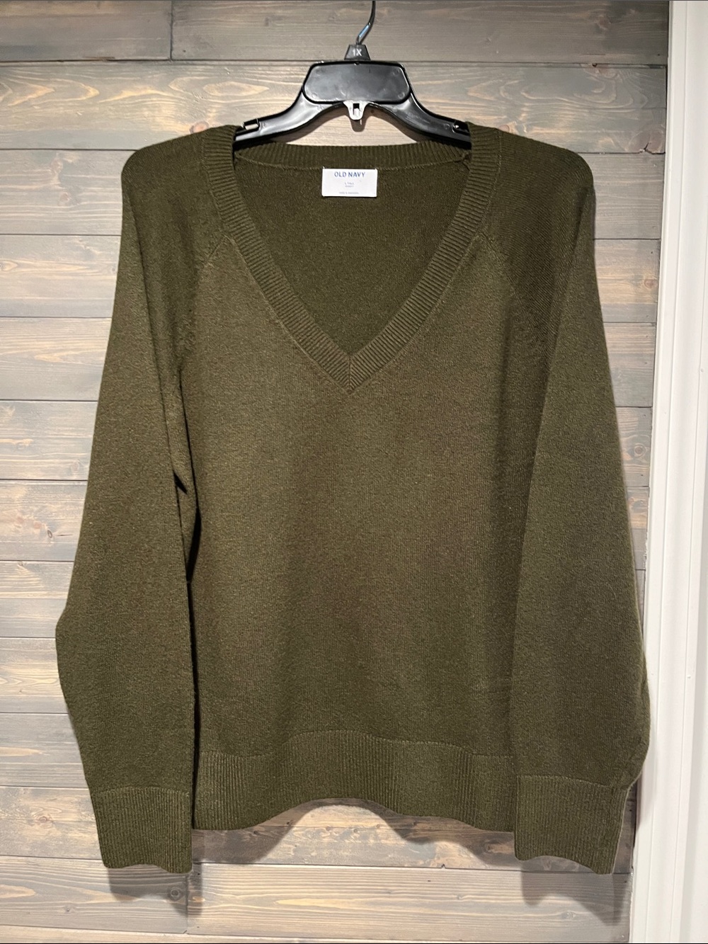 NWOT Old Navy Men's Olive Green V-Neck Sweater L Tall